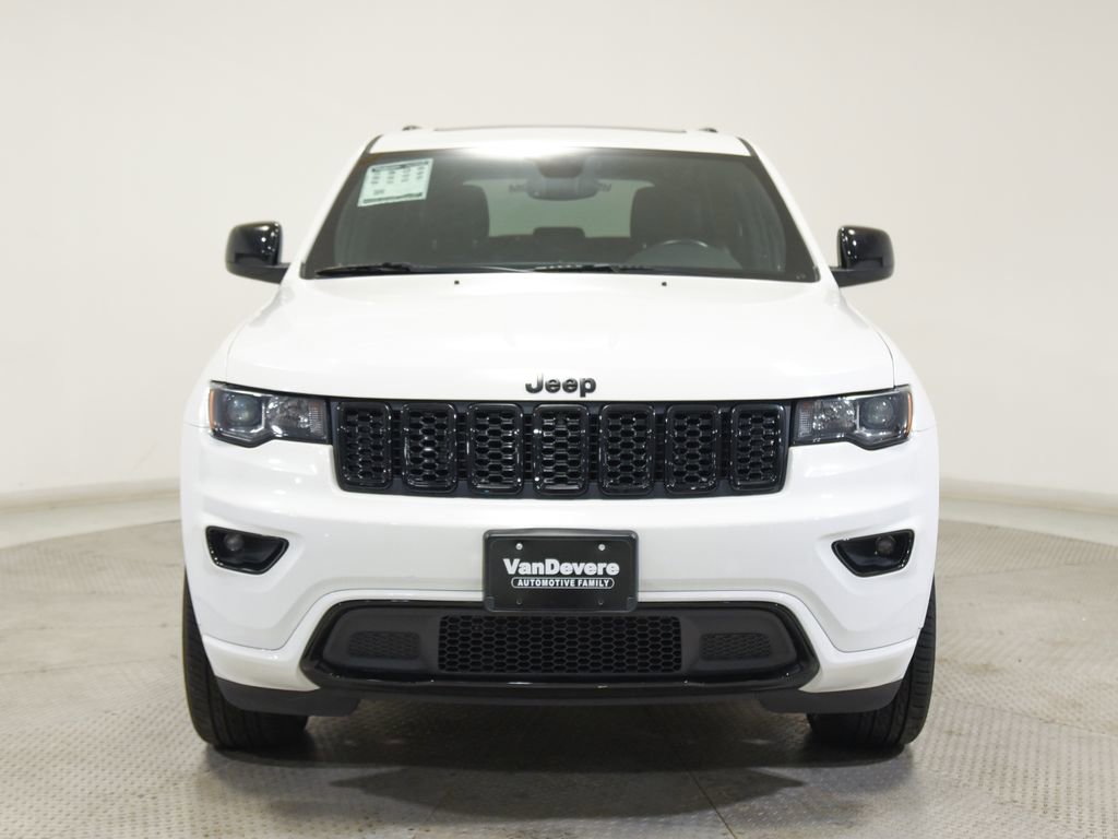Used 2022 Jeep Grand Cherokee Laredo X AWD/4WD image 2
