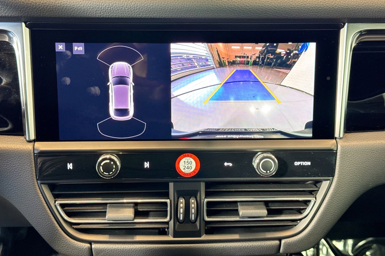 Used 2024 Porsche Macan Turbo image 13