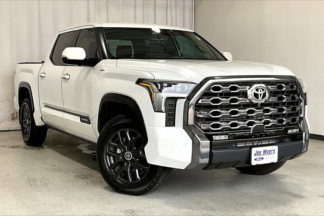 Used 2024 Toyota Tundra Platinum image 1