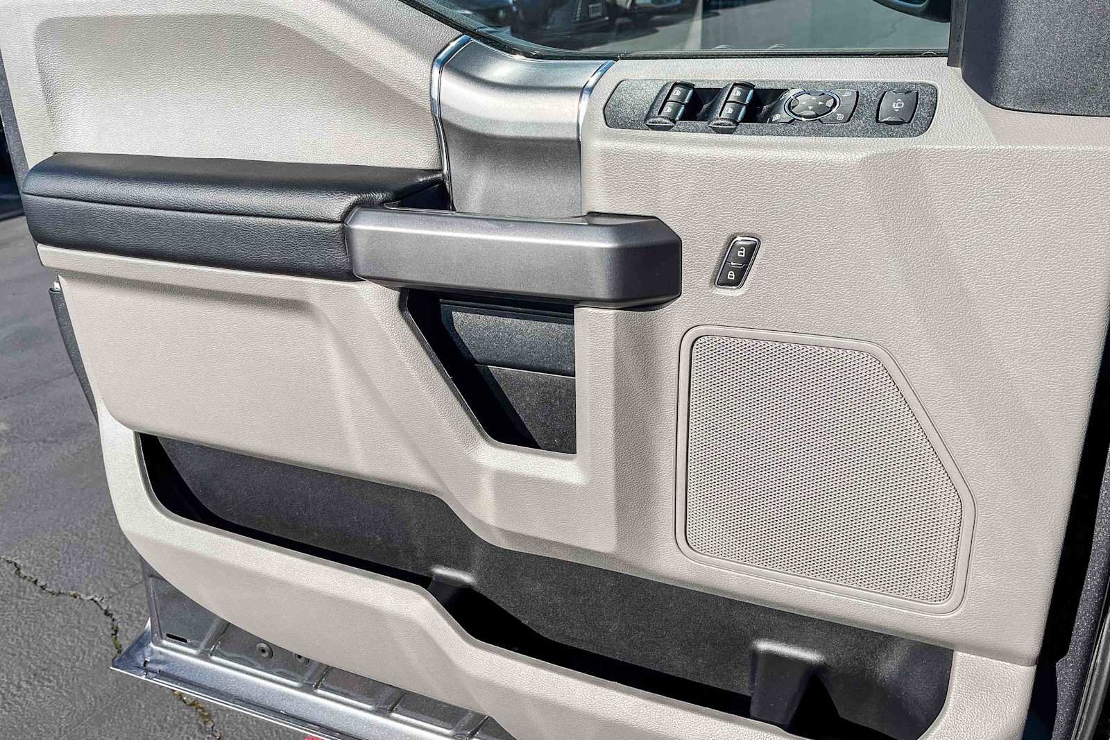 Used 2022 Ford F250 XLT w/ XLT Premium Package image 19