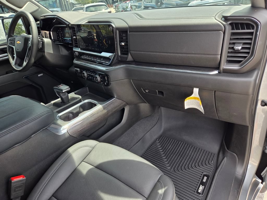 Used 2024 Chevrolet Silverado 1500 LTZ RWD image 18