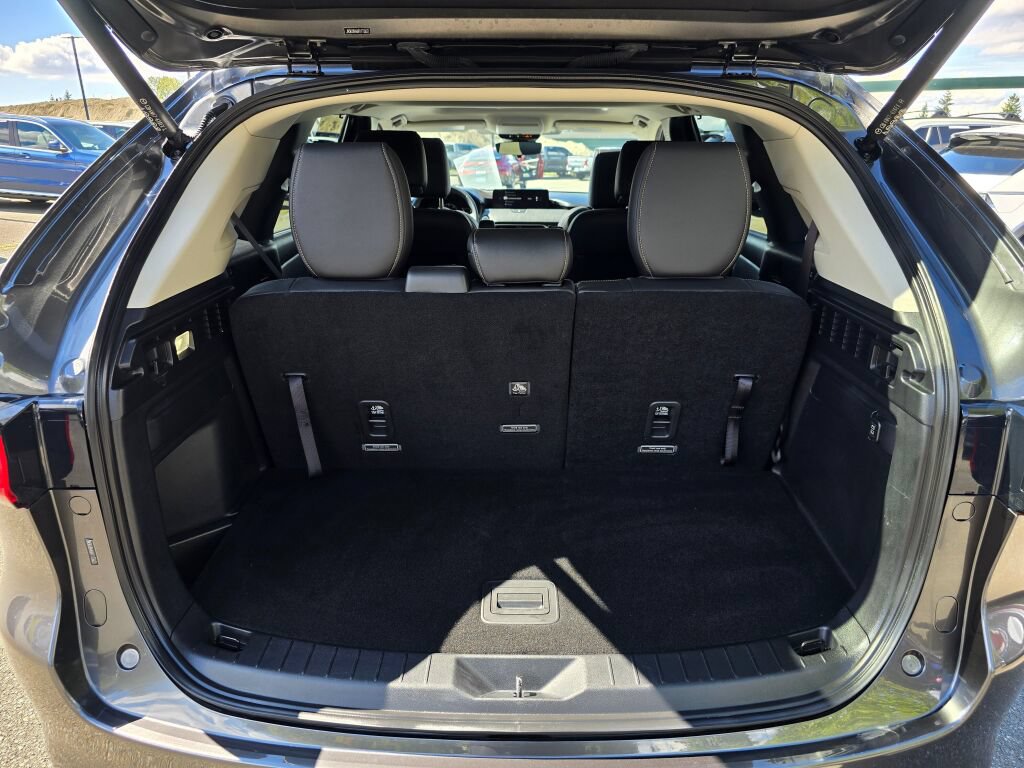 Certified 2024 MAZDA CX-90 Plug-In Hybrid w/ Preferred AWD/4WD image 29