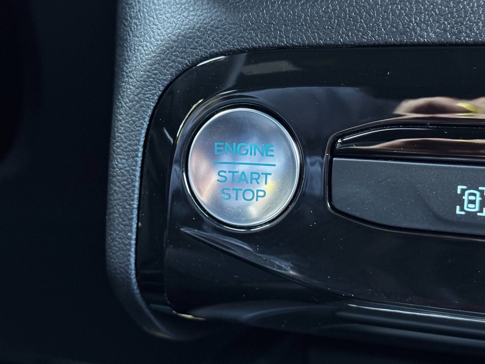 Used 2024 Ford Escape ST-Line w/ Tech Pack #1 image 21