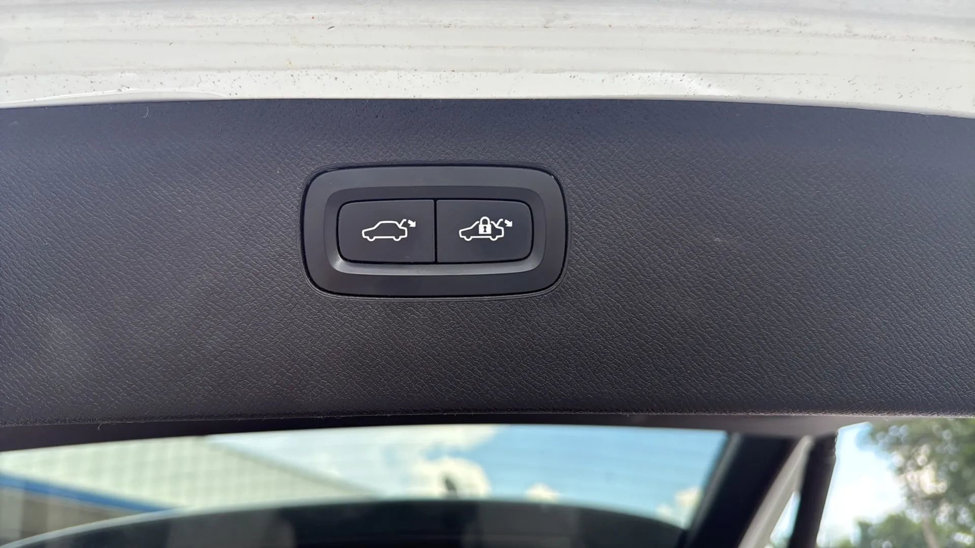 Used 2020 Volvo XC90 T6 Inscription w/ Protection Package image 8