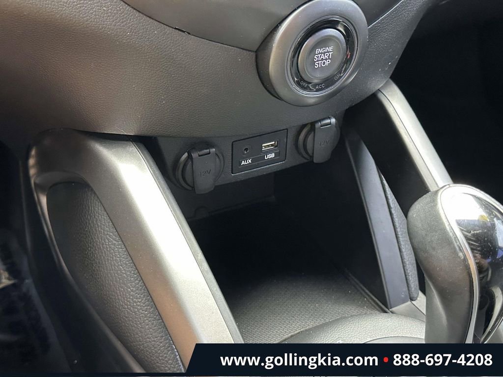 Used 2016 Hyundai Veloster Turbo FWD image 26
