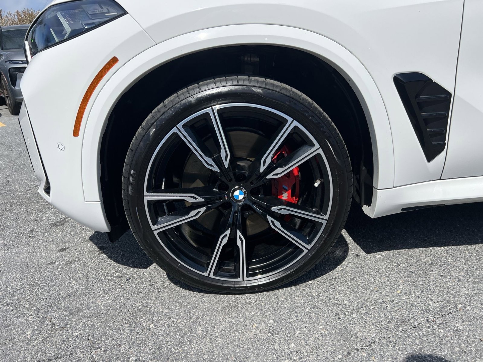 Used 2025 BMW X5 M60i w/ Climate Comfort Package image 20