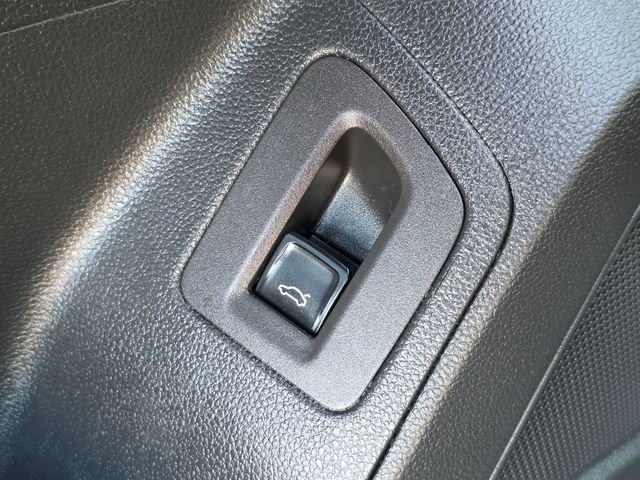 Used 2023 Volkswagen Atlas SE image 27