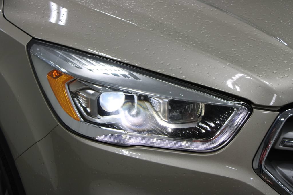 Used 2018 Ford Escape Titanium w/ Ford Safe & Smart Package FWD image 12