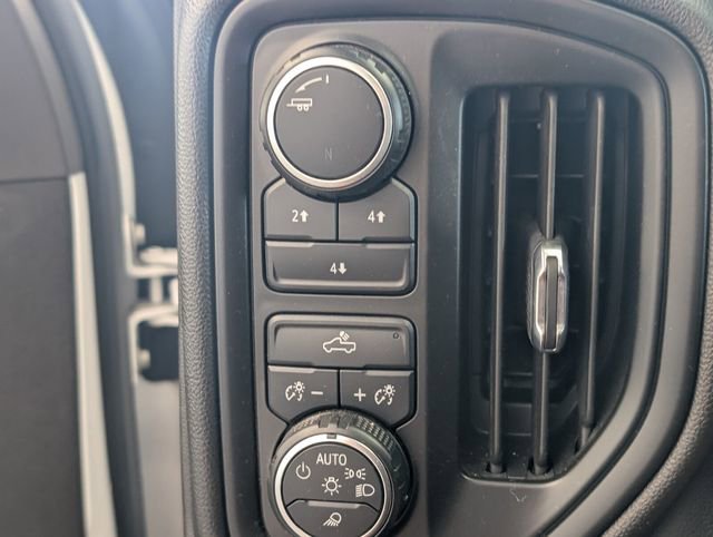 Used 2022 Chevrolet Silverado 2500 Custom w/ Custom Value Package image 23