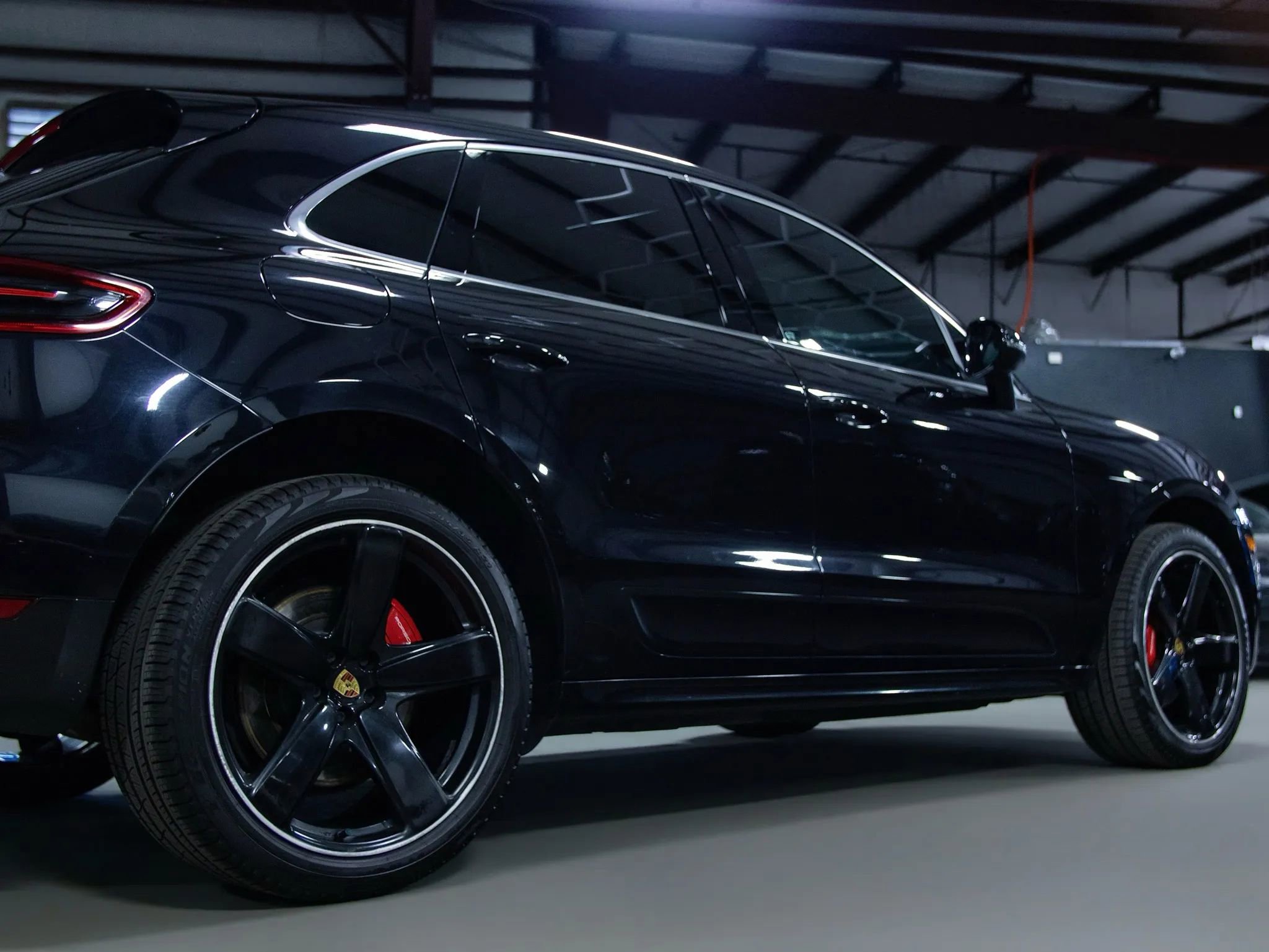 Used 2017 Porsche Macan Turbo image 12