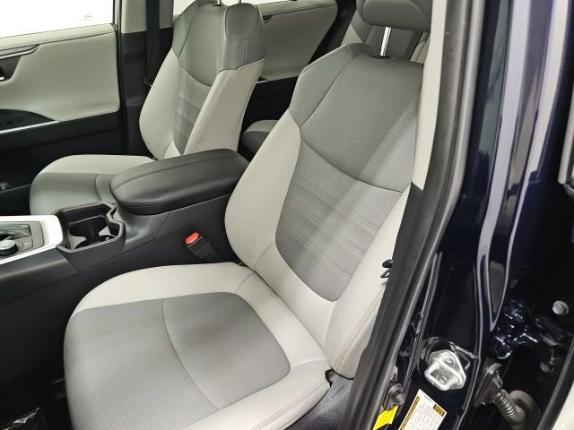 Used 2019 Toyota RAV4 Limited image 15