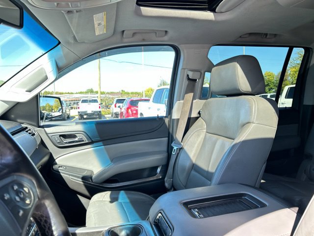 Used 2015 Chevrolet Suburban LT w/ Luxury Package AWD/4WD image 38