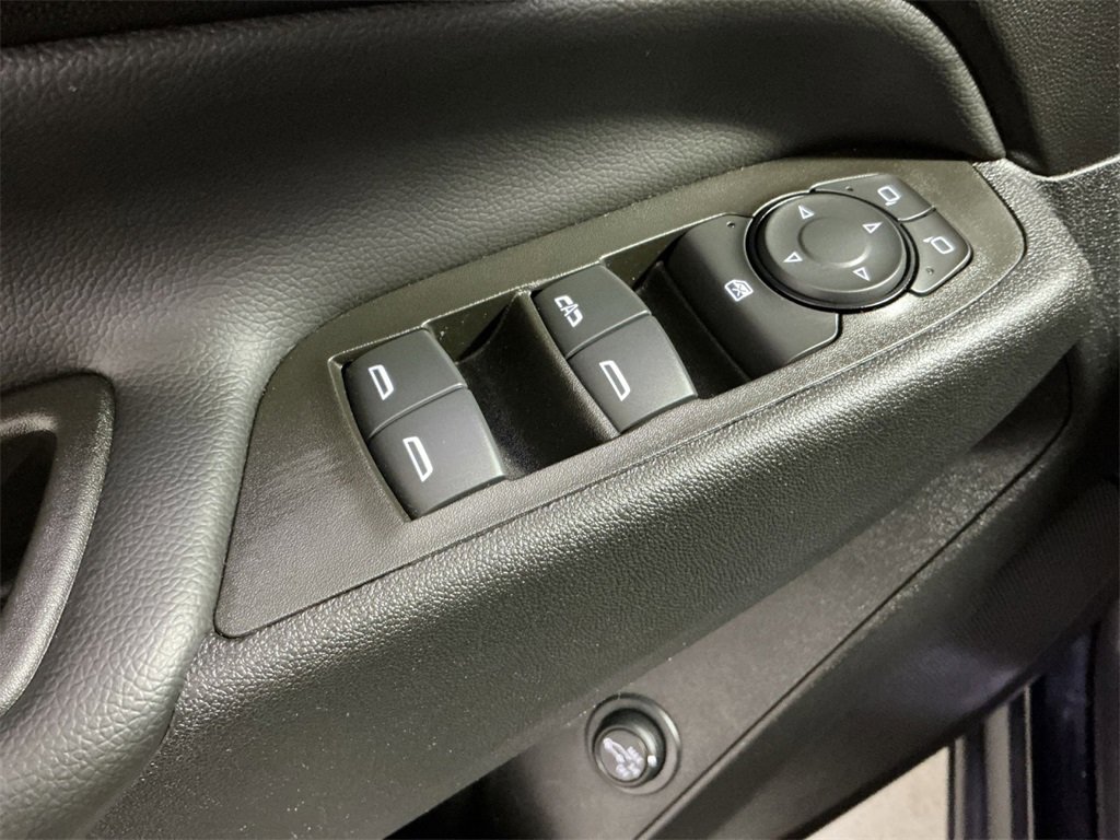 Used 2023 Chevrolet Equinox LT image 23