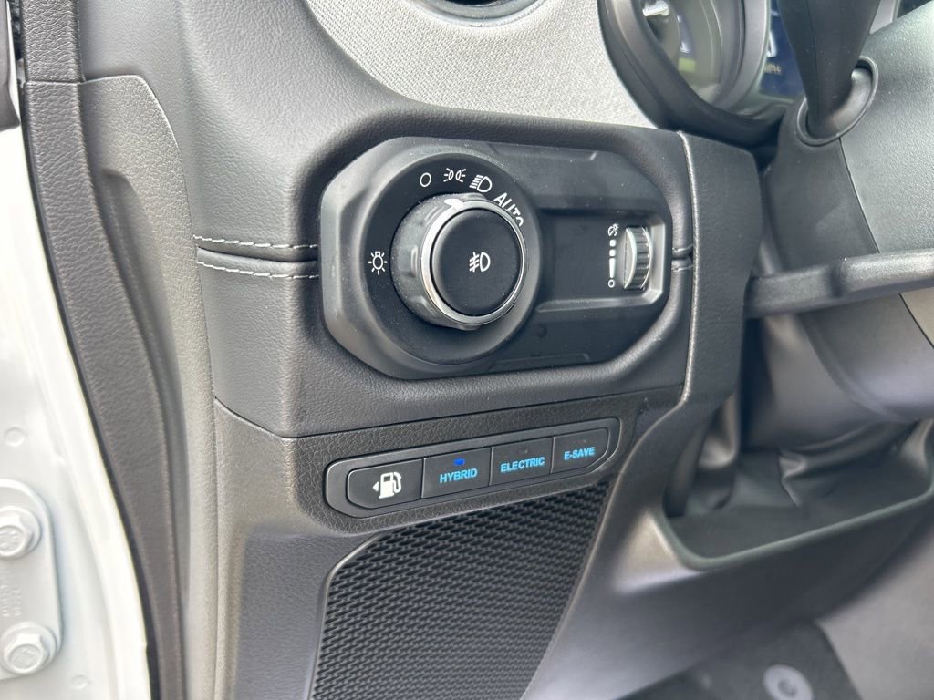 Used 2025 Jeep Wrangler Unlimited Sahara image 15