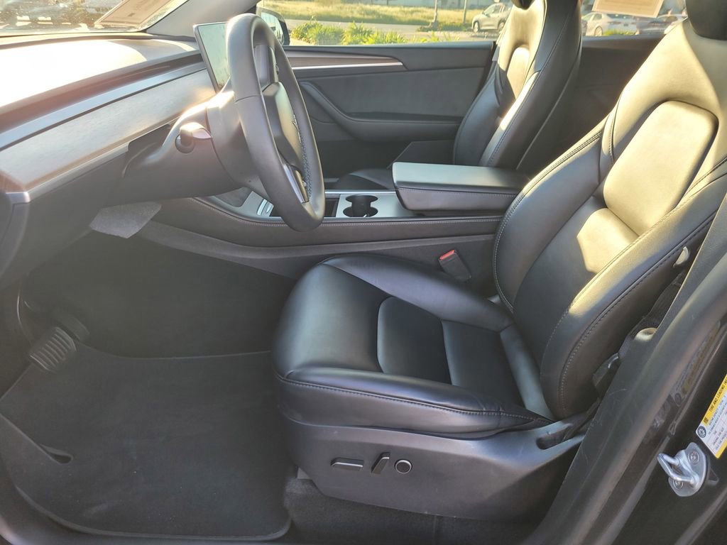 Used 2024 Tesla Model Y Long Range image 12