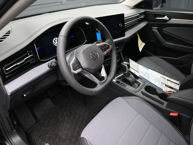 New 2026 Volkswagen Jetta SE FWD image 18