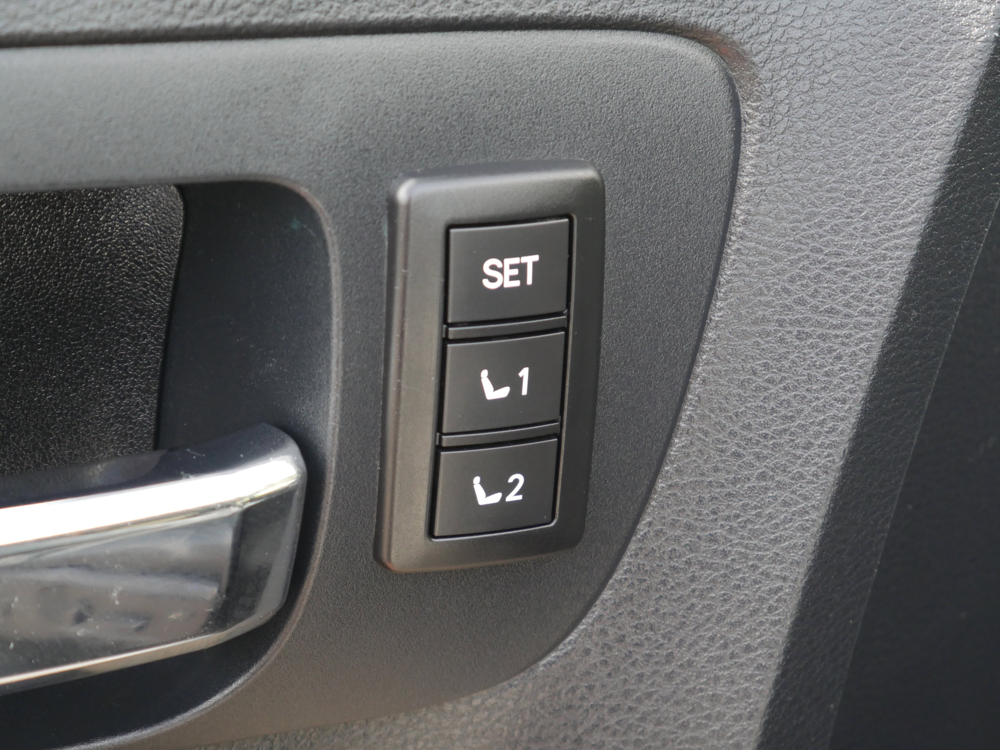 Used 2015 Toyota Tundra Platinum image 35