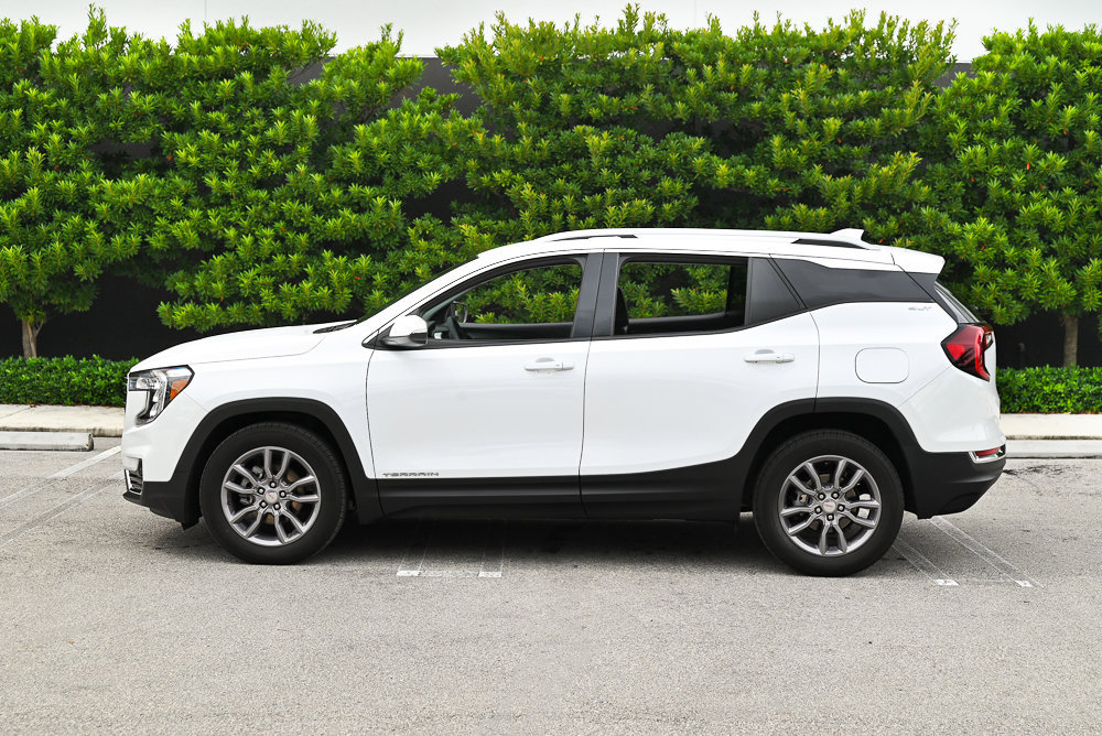 Used 2024 GMC Terrain SLT FWD image 5