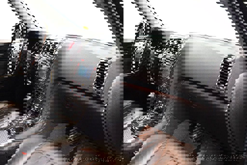 Used 2011 GMC Acadia Denali image 11