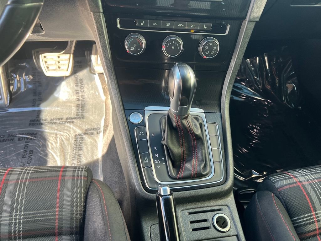 Used 2017 Volkswagen GTI Sport image 24