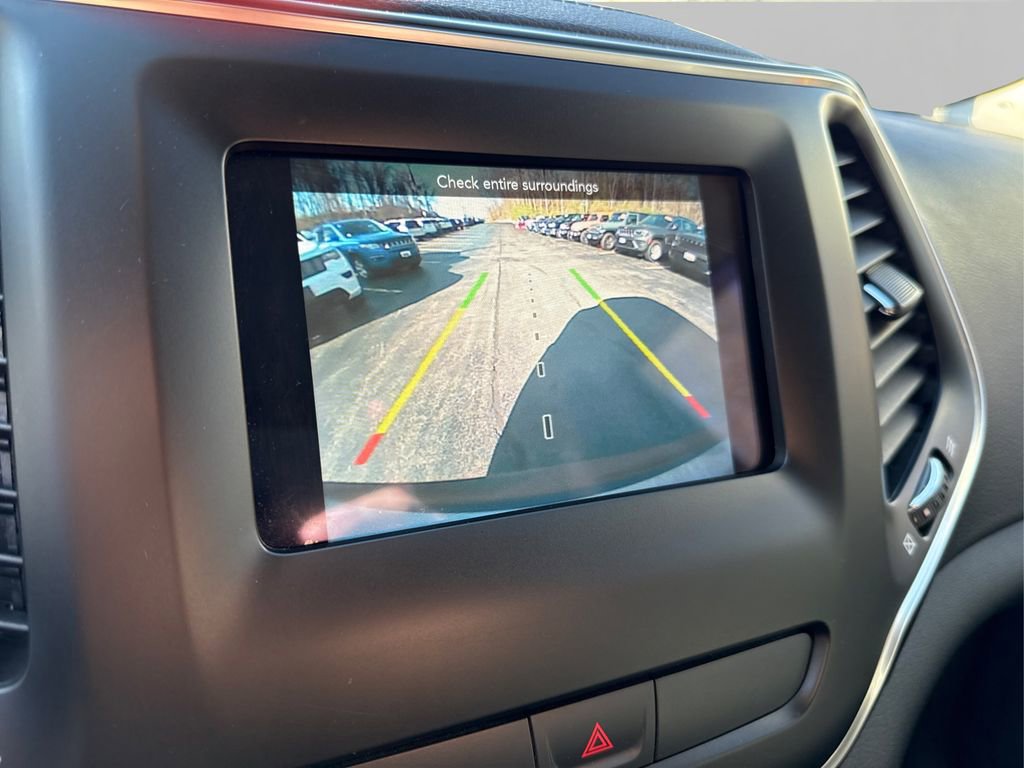 Used 2019 Jeep Cherokee Latitude Plus w/ Cold Weather Group image 29