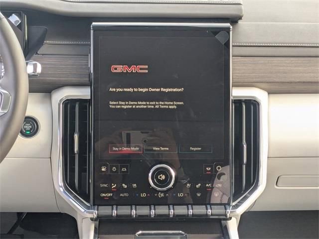 New 2026 GMC Acadia Denali w/ Super Cruise Package image 18