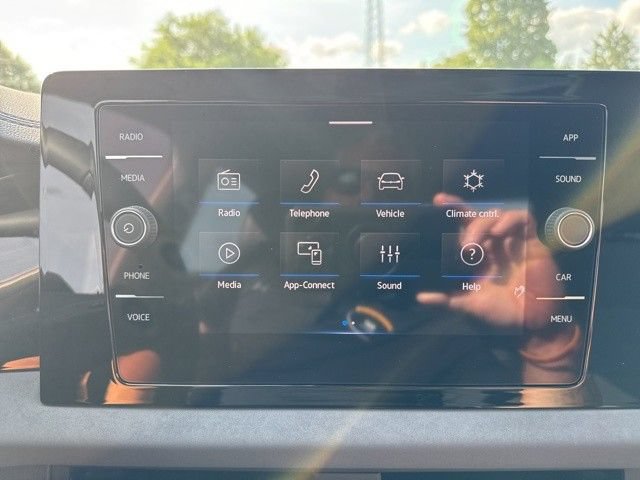 Used 2025 Volkswagen Jetta SE FWD image 48