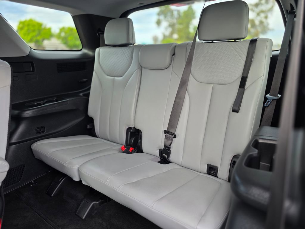 Used 2025 Hyundai Palisade SEL FWD image 18