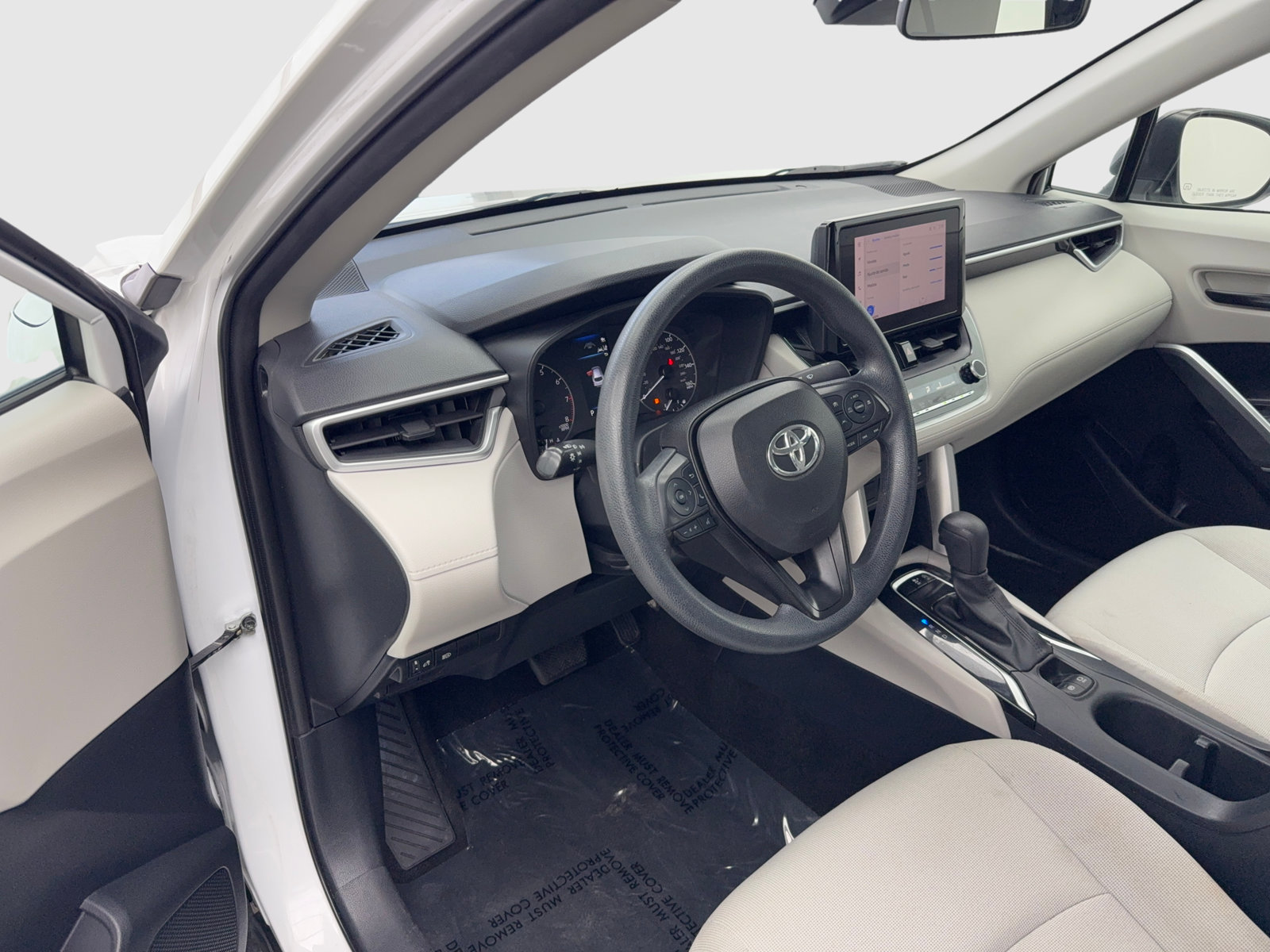 Used 2023 Toyota Corolla Cross L AWD/4WD image 32