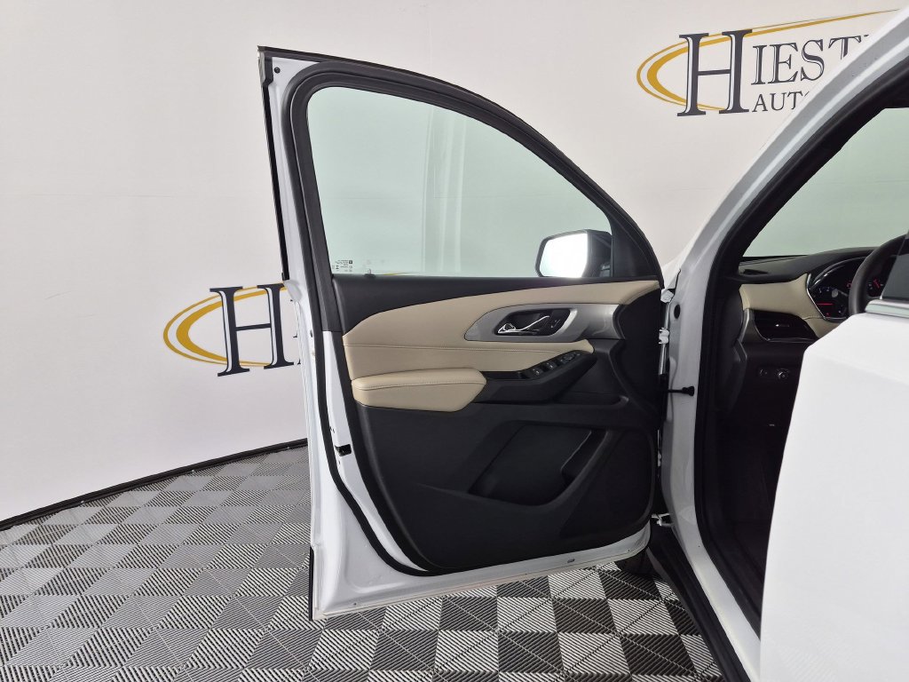 Certified 2023 Chevrolet Traverse LS FWD image 14