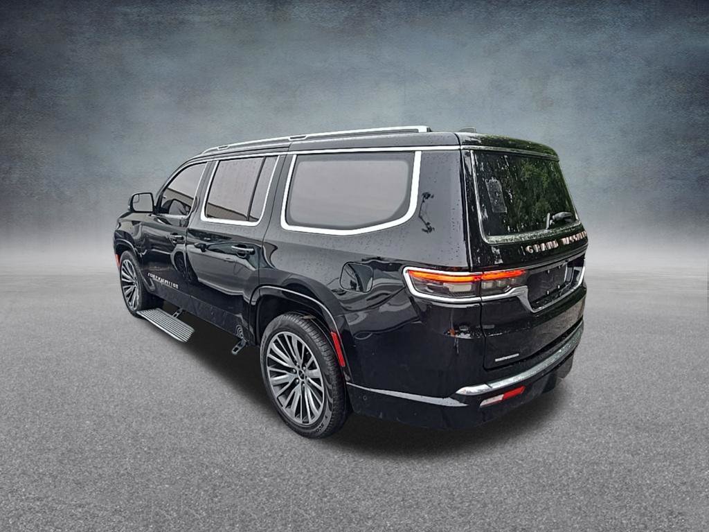 Used 2023 Jeep Grand Wagoneer Series III AWD/4WD image 5