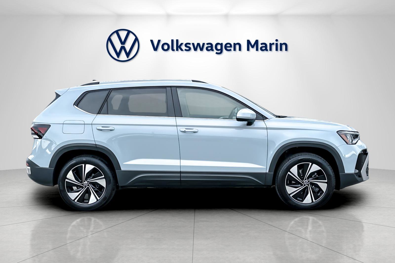 New 2026 Volkswagen Taos SE image 6