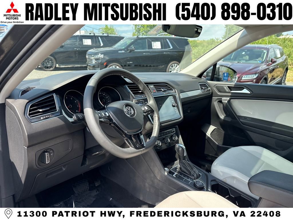Used 2021 Volkswagen Tiguan SE w/ Panoramic Sunroof Package AWD/4WD image 4