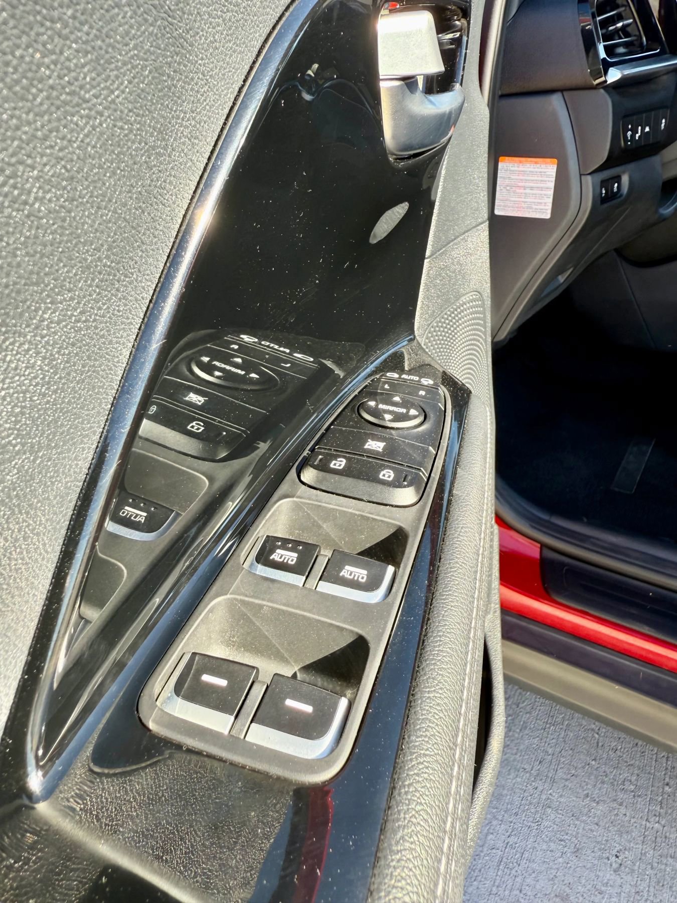 Used 2022 Kia Niro EX image 23