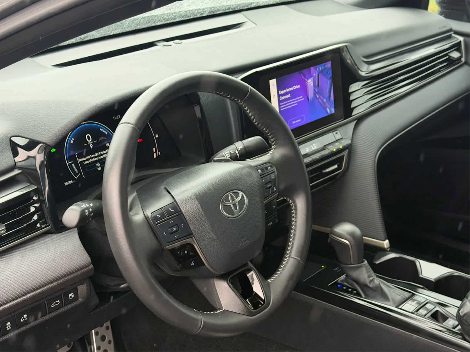 Used 2025 Toyota Camry SE w/ Convenience Package FWD image 17