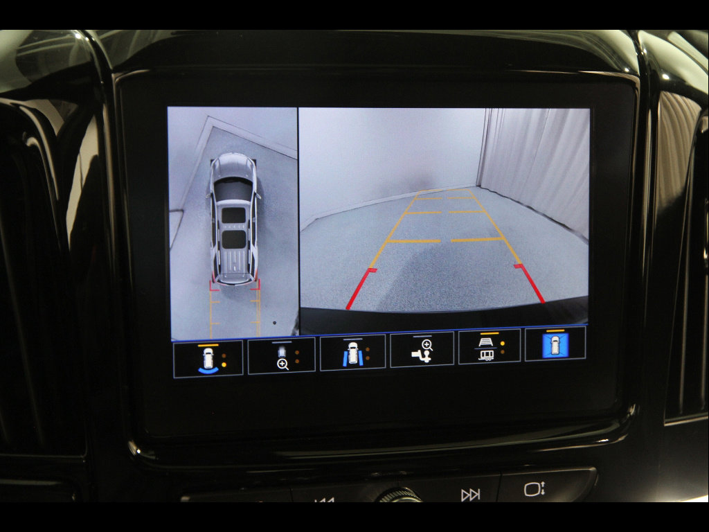 Certified 2023 Chevrolet Traverse High Country w/ LPO, Floor Liner Package image 15