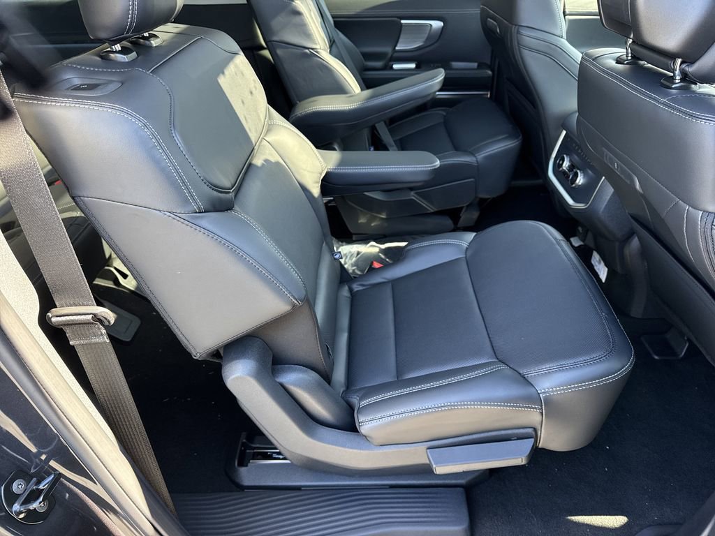 New 2026 Ford Expedition Max Platinum image 16