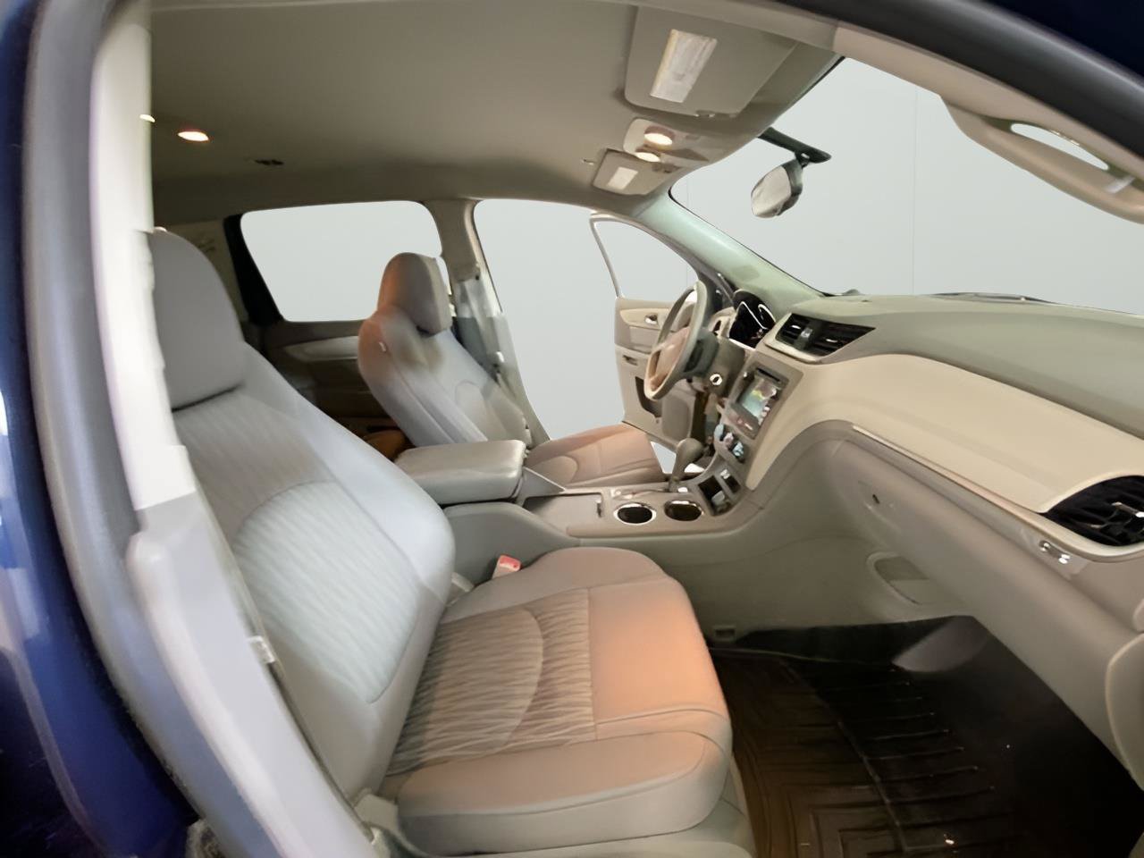 Used 2016 Chevrolet Traverse LS FWD image 42