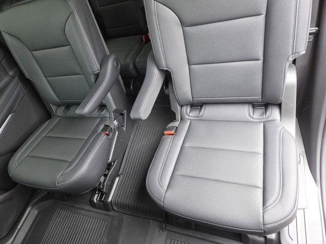 New 2026 Chevrolet Traverse LT w/ Driver Confidence Package AWD/4WD image 26