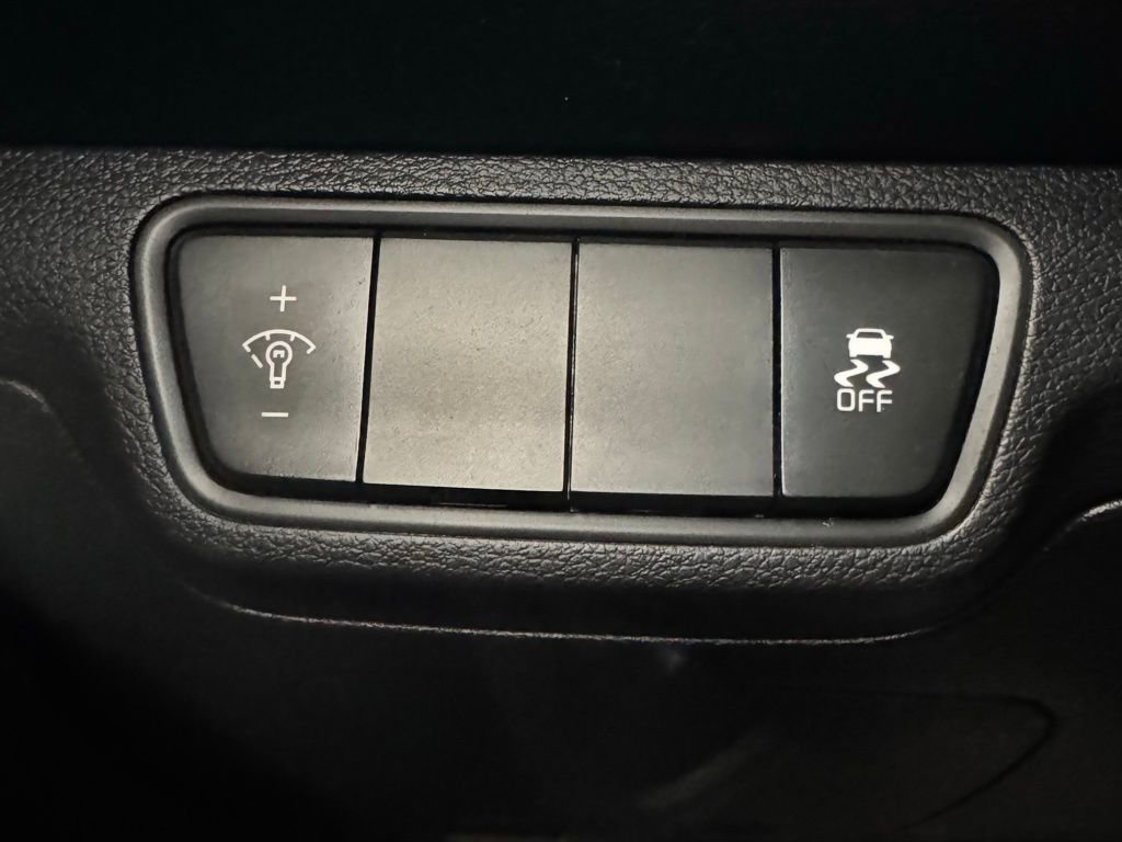 Used 2023 Kia Forte LXS image 24