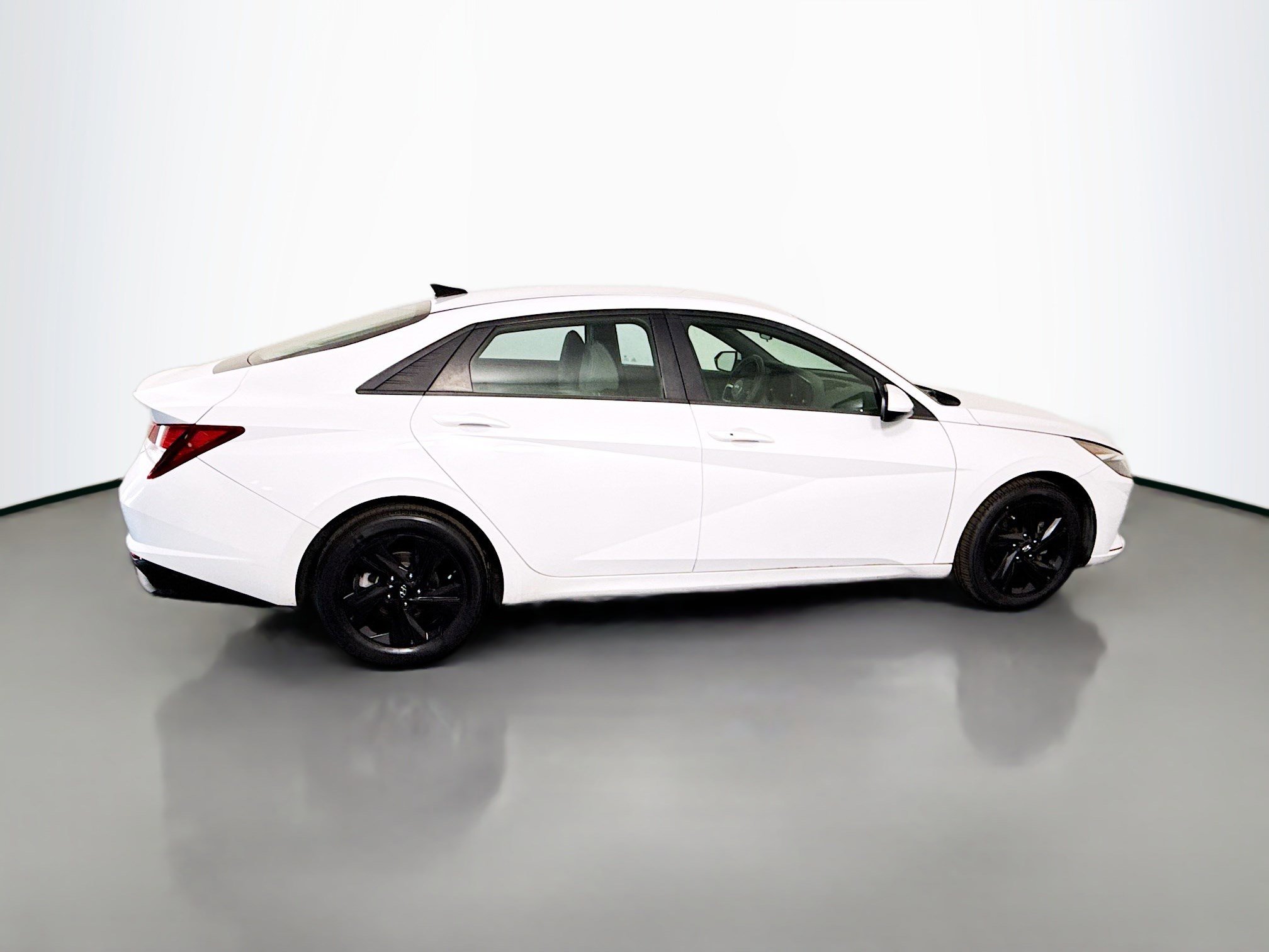 Used 2021 Hyundai Elantra SEL image 11