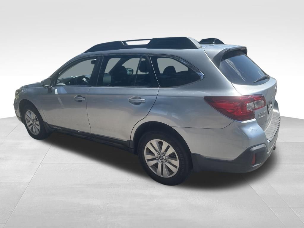 Used 2018 Subaru Outback 2.5i Premium AWD/4WD image 16