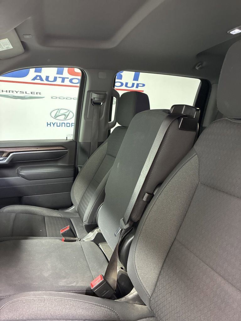 Used 2024 Chevrolet Silverado 2500 LT w/ Convenience Package image 11