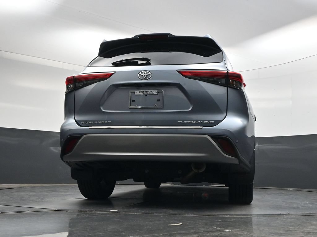 Used 2022 Toyota Highlander Platinum AWD/4WD image 32