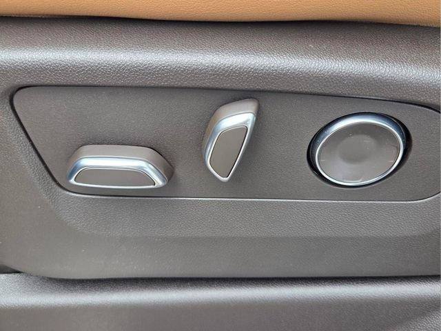 New 2026 Cadillac Escalade Luxury AWD/4WD image 16