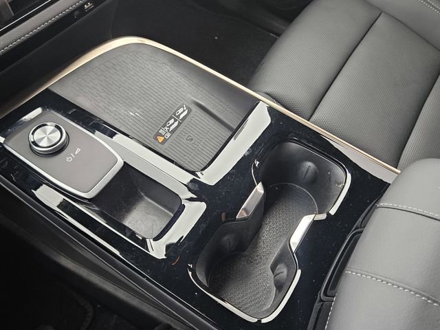 Used 2025 Buick Enclave Avenir AWD/4WD image 18