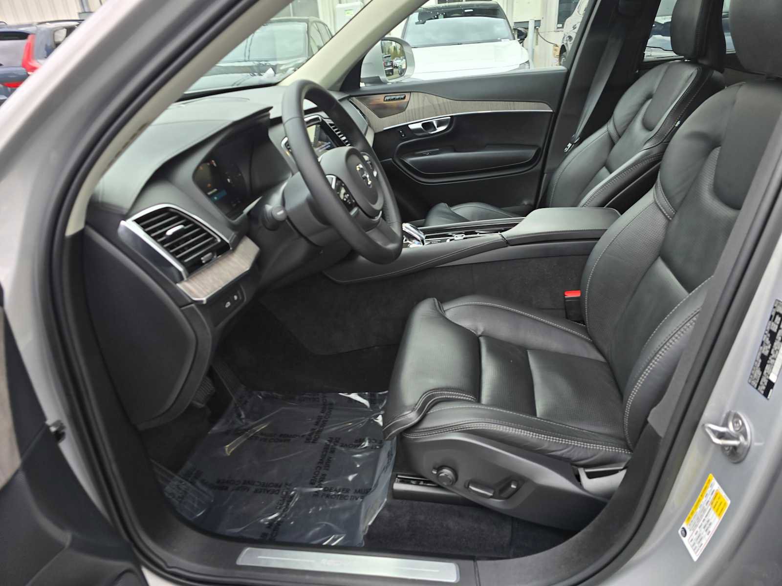 Certified 2023 Volvo XC90 T8 Ultimate w/ Protection Package Premier image 22