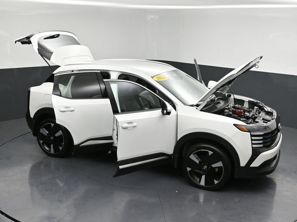 Certified 2025 Nissan Kicks SR image 28