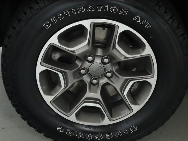 Used 2022 Jeep Cherokee Trailhawk w/ Comfort/Convenience Group AWD/4WD image 36
