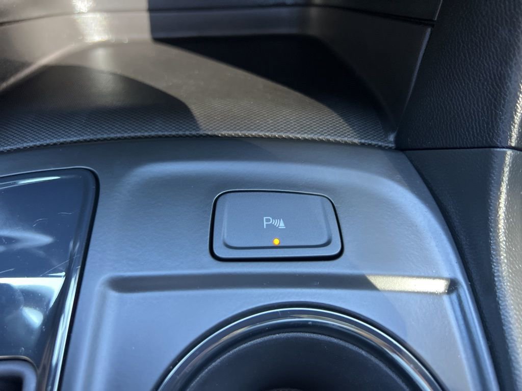 Used 2023 Chevrolet Equinox RS image 31